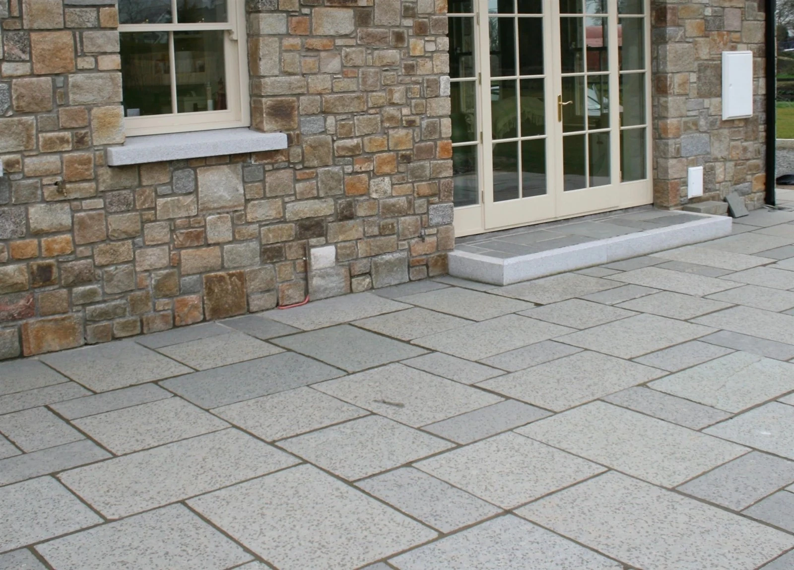 Grey-Limestone-Paving Grey-Limestone-Paving
